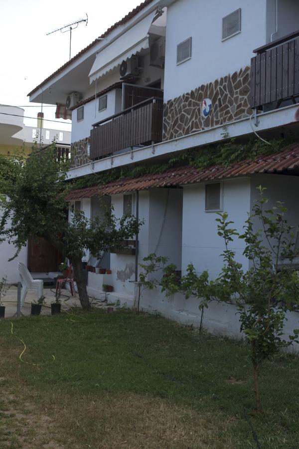 Hotel Paralia Nea Karvali Exterior foto
