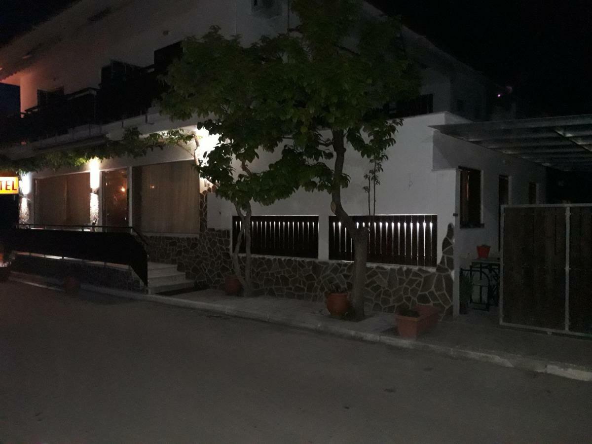 Hotel Paralia Nea Karvali Exterior foto